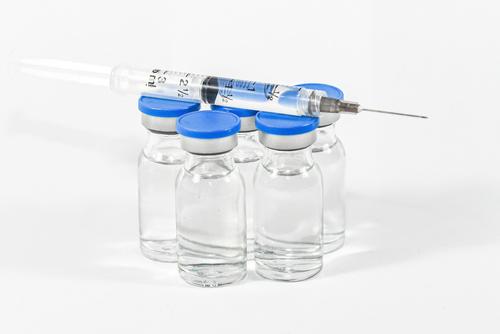 Вице-премьер Чернышенко заявил, что массовая вакцинация от COVID-19 может начаться осенью