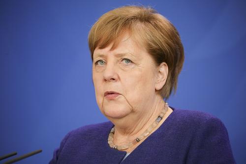 Меркель заявила, что Германия попала в «самую тяжелую экономическую ситуацию в истории»