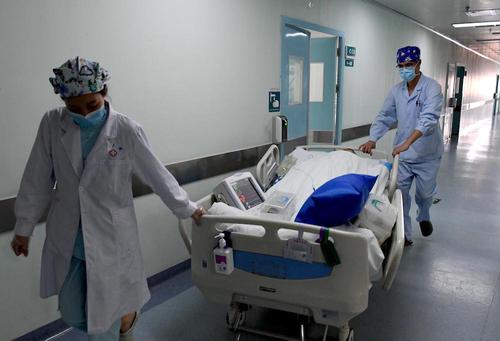 Власти Китая рассказали, сколько тратят на лечение одного пациента с COVID-19