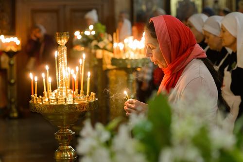 Православные христиане отмечают День Святого Духа