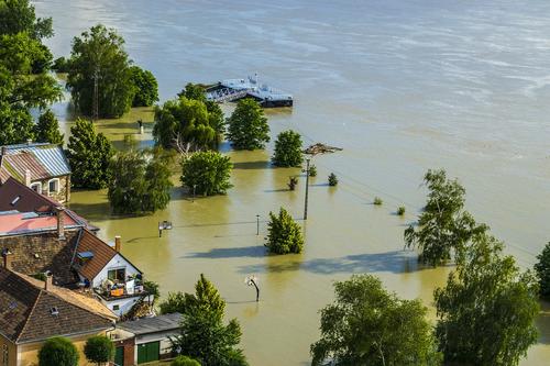 В Чехии из-за проливных дождей несколько сёл оказались полностью затоплены