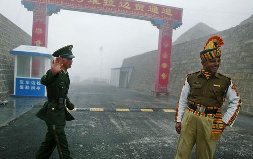 Что стоит за конфликтом на границе Индии и Китая