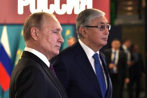 Президент Казахстана поздравил Путина и всех россиян с Днем России