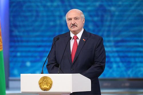 Президент Белоруссии поздравил Путина с Днем России