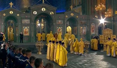 Патриарх Кирилл освящает главный храм Вооружённых сил России в подмосковной Кубинке 