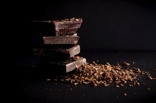 Диетологи отметили, что шоколад допустим при похудении