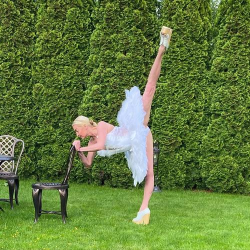 Волочкова «устроила праздник» для генерала МЧС. Супруга силовика все узнала из Instagram балерины и ей это не понравилось