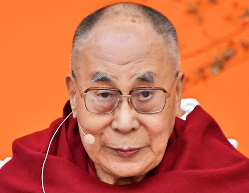 Далай-лама рассказал, как живет во время пандемии COVID-19