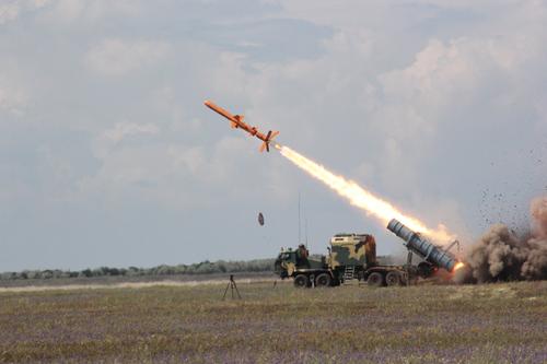 Появилось видео новых испытаний «способной бить вглубь России» украинской ракеты 