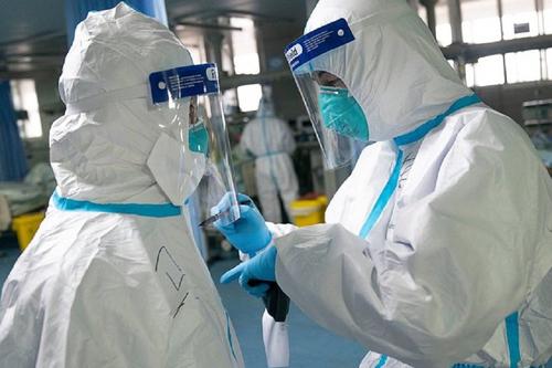 В Новосибирске около 80 сотрудников инфекционных госпиталей заразились коронавирусом