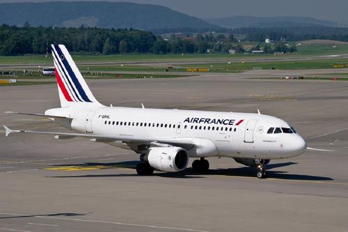 Авиакомпания Air France сократит около 10 тысяч сотрудников 