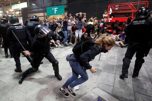 В Испании удалось избежать превращения массовых протестов в беспорядки​