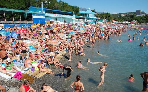 Правила, которых следует придерживаться на пляжах в Крыму, практически  не  выполнимы