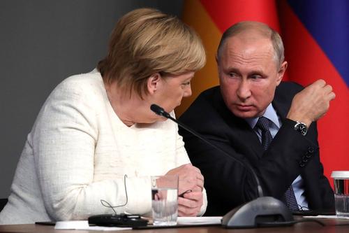 Меркель заявила о необходимости продолжать сотрудничество с Россией