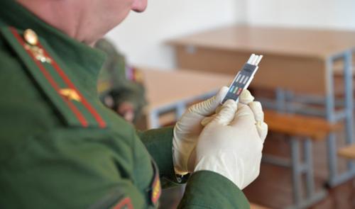 Все российские военные тестируются на употребление наркотиков 