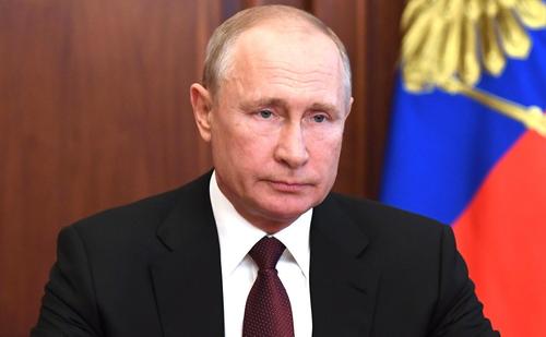 Обращение Путина к россиянам перед последним днем голосования по поправкам