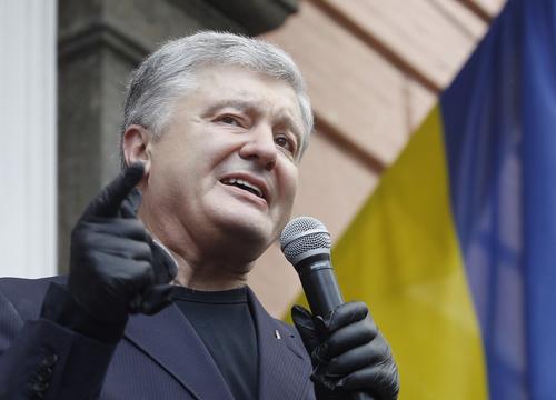 В Раде сообщили, что Порошенко планирует устроить «кровавый» госпереворот на Украине