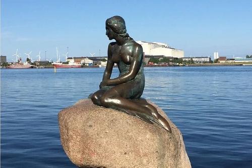 В Копенгагене статую Русалочки обвинили в расизме
