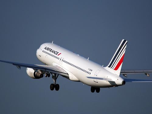 Авиакомпания Air France планирует сократить более 7 тысяч рабочих мест