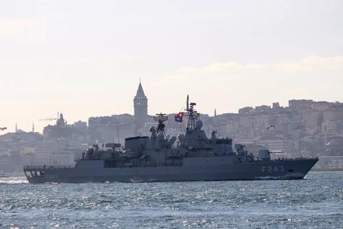 Корабли НАТО вошли в акваторию Черного моря