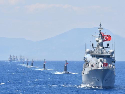  Турецкий флот проводит военные учения у берегов Ливии 