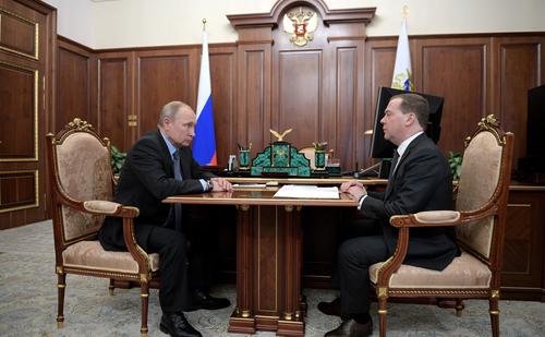 Медведев рассказал о своих отношениях с Путиным 