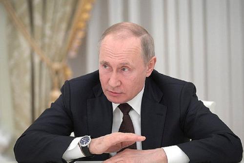 Владимир Путин дал поручение восстановить численность работающих россиян