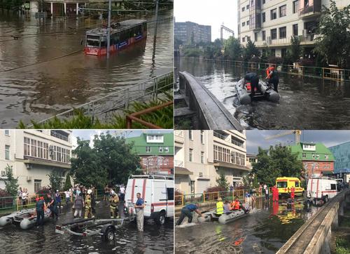 Трамвай утонул в потоках дождевой воды в центре Краснодара