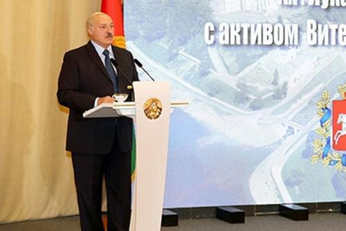 Лукашенко пригласил на выборы иностранных наблюдателей