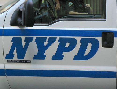 Протестующие напали на полицейских в Нью-Йорке