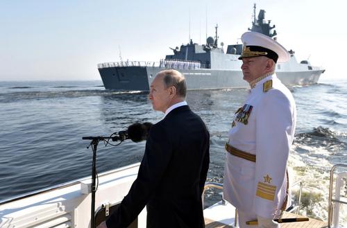 Россия ведёт большую игру, чтобы построить больше военных кораблей и подводных лодок