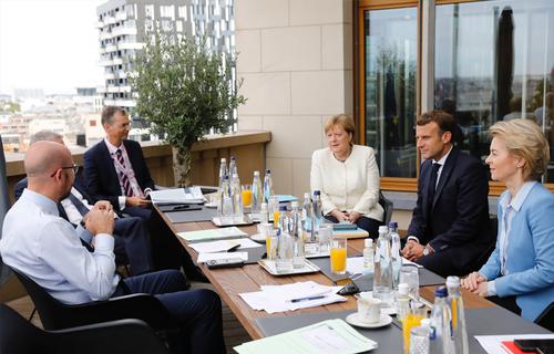 Лидеры ЕС разругались на саммите при распределении денег