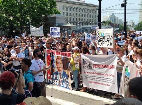 В Хабаровске и Владивостоке сегодня утром возобновились  митинги в поддержку  Фургала