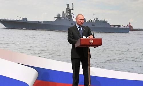 Вместо «Мистралей» Россия построит свои огромные вертолётоносцы