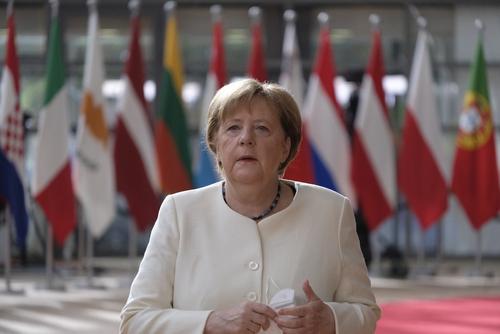 Меркель сообщила, что довольна итогами саммита ЕС