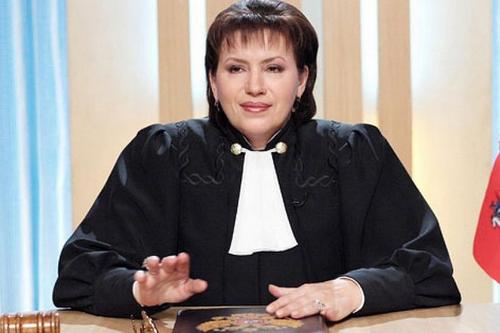 BAZA: судью из «Часа суда» Елену Дмитриеву обвиняют в вымогательстве 80 млн рублей