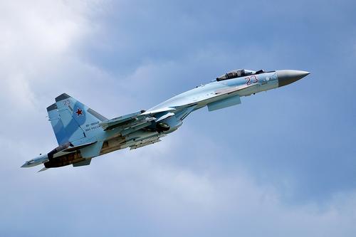 Истребитель Су-27 ВКС России перехватил американский самолет-разведчик над Черным морем 