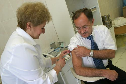 Российский вирусолог Зверев считает, что грипп осенью может угрожать здоровью серьезнее коронавируса COVID-19 