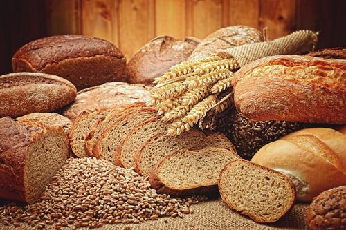 Россиянам рекомендовали меньше есть хлеб