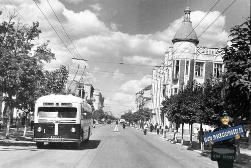 Троллейбусы вышли на улицу Красную в Краснодаре 70 лет назад