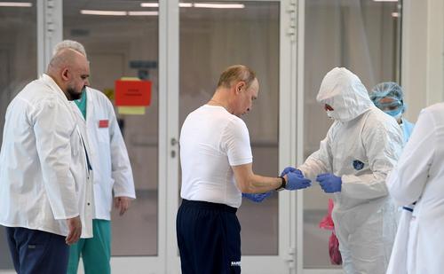 Когда Путин посещал коронавирусную больницу, его никто не мог узнать