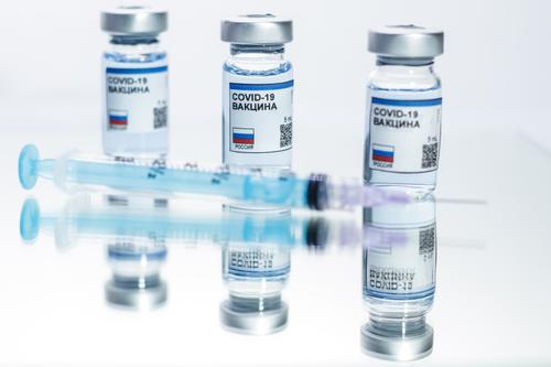 Названы сроки начала серийного выпуска первой в РФ вакцины от коронавируса