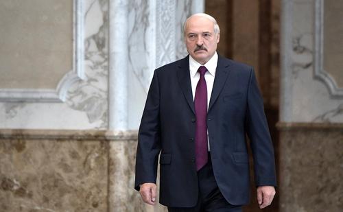 Лукашенко: Россия боится потерять Белоруссию, а Запад проявляет интерес 