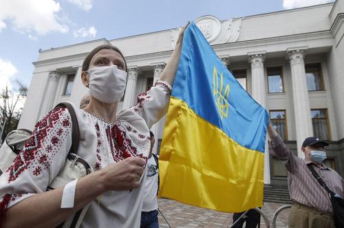 Киевский аналитик поведал о трех «волнах» в 2020-м, из-за которых «смоет» Украину