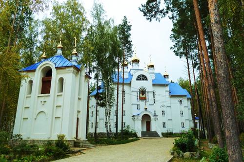 Бывшие воспитанники захваченного опальным схигуменом Сергием монастыря рассказали об избиениях