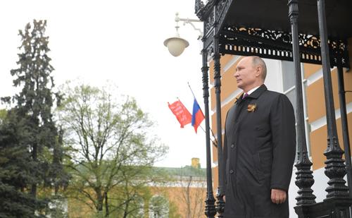 Путин в телефонном разговоре обсудил с Макроном текущую ситуацию в Белоруссии