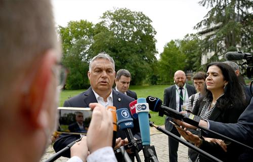 В Венгрии оппозиция начала повторять опыт Минска