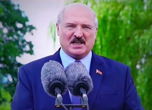 Лукашенко призвал граждан Белоруссии «не высовываться на улицы»