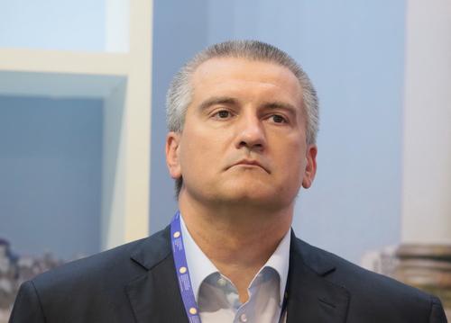 Сергей Аксенов,  открывая МФЦ  в Керчи, оговорился, сказав, что  теперь качество услуг   
