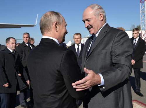 Лукашенко хочет переговорить с Путиным: «Уже угроза не только Беларуси»